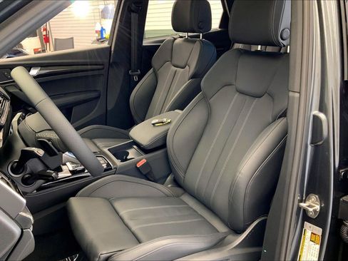 Used 2025 Audi SQ5 Prestige image 17