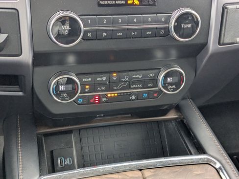 Used 2020 Ford Expedition Platinum image 26