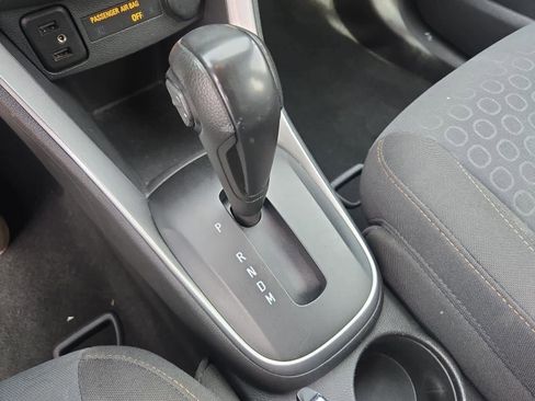 Used 2020 Chevrolet Trax LS image 28