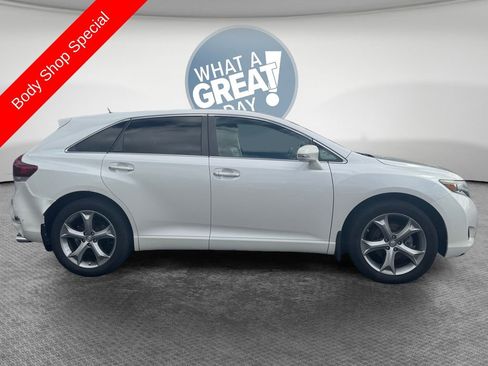 Used 2013 Toyota Venza Limited image 2