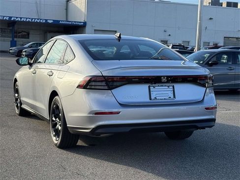 New 2025 Honda Accord SE image 4