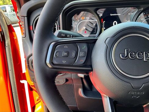 New 2026 Jeep Wrangler Unlimited Rubicon AWD/4WD image 23