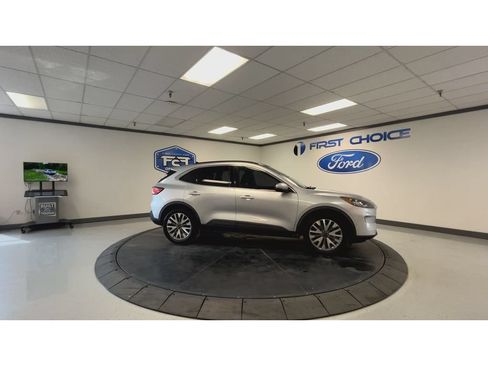 Used 2020 Ford Escape Titanium AWD/4WD image 3