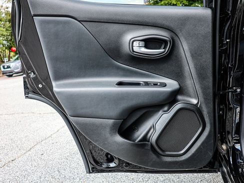 Used 2023 Jeep Renegade Trailhawk image 45