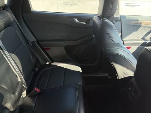 Used 2020 Ford Escape Titanium image 10