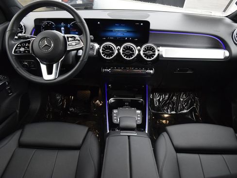 Certified 2023 Mercedes-Benz EQB 300 4MATIC image 19