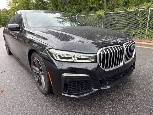 Certified 2022 BMW 750i xDrive w/ Executive Package AWD/4WD image 3