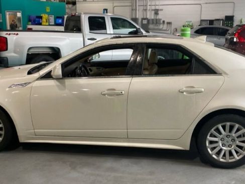 Used 2010 Cadillac CTS Luxury image 7