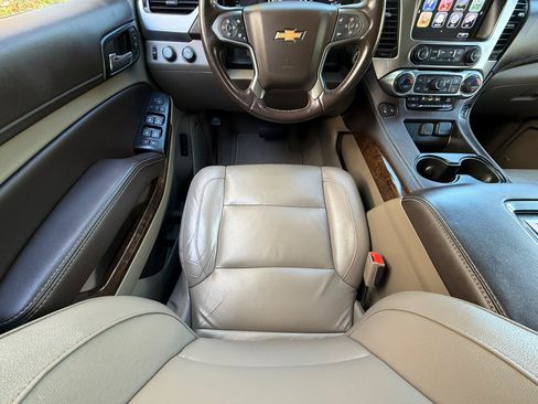 Used 2019 Chevrolet Tahoe LT AWD/4WD image 16