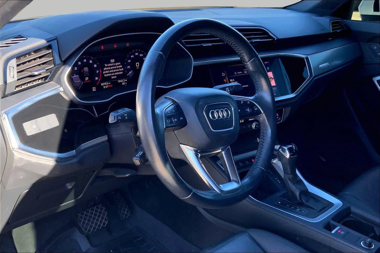 Used 2019 Audi Q3 2.0T Premium w/ Convenience Package AWD/4WD image 17