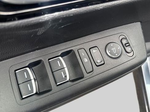 Used 2023 Honda CR-V Sport Touring image 5