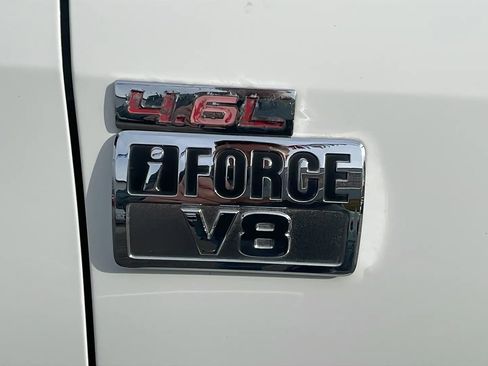 Used 2011 Toyota Tundra 4x4 CrewMax image 11