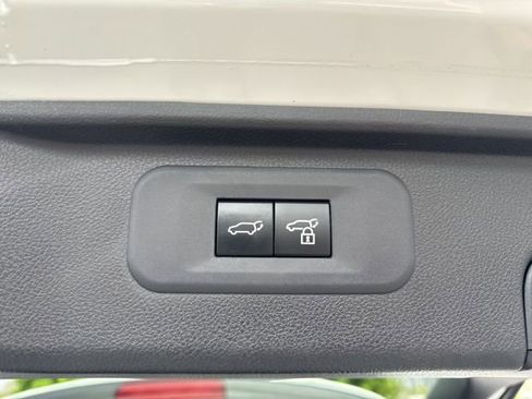 Used 2024 Toyota Grand Highlander AWD image 12