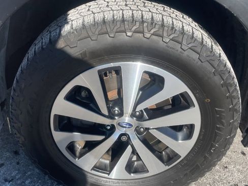 Used 2022 Subaru Outback Premium image 12