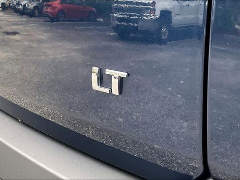 Used 2022 Chevrolet Traverse LT FWD image 9
