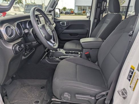 Used 2023 Jeep Wrangler Sahara image 22