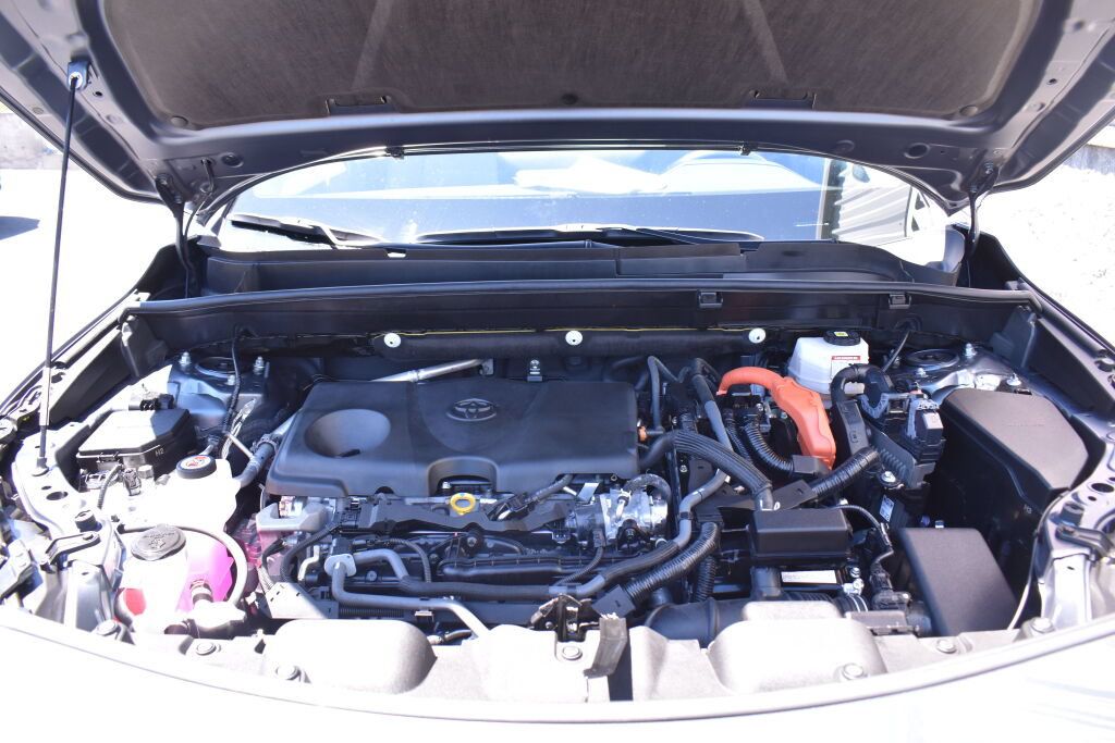 Certified 2024 Toyota Venza XLE AWD/4WD image 27