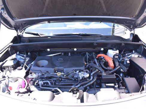 Certified 2024 Toyota Venza XLE AWD/4WD image 27