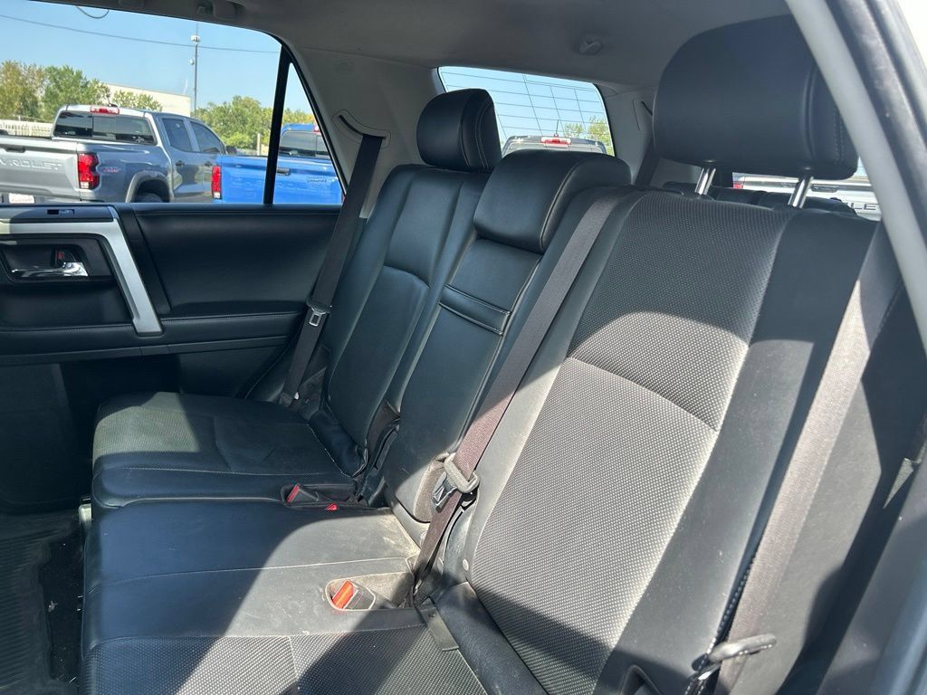Used 2018 Toyota 4Runner Limited AWD/4WD image 31