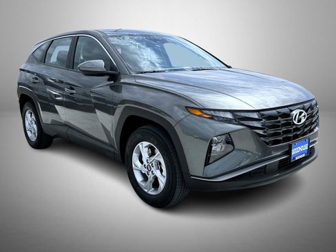 Used 2023 Hyundai Tucson SE AWD/4WD image 3