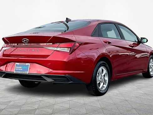Certified 2023 Hyundai Elantra SE w/ Cargo Package image 2