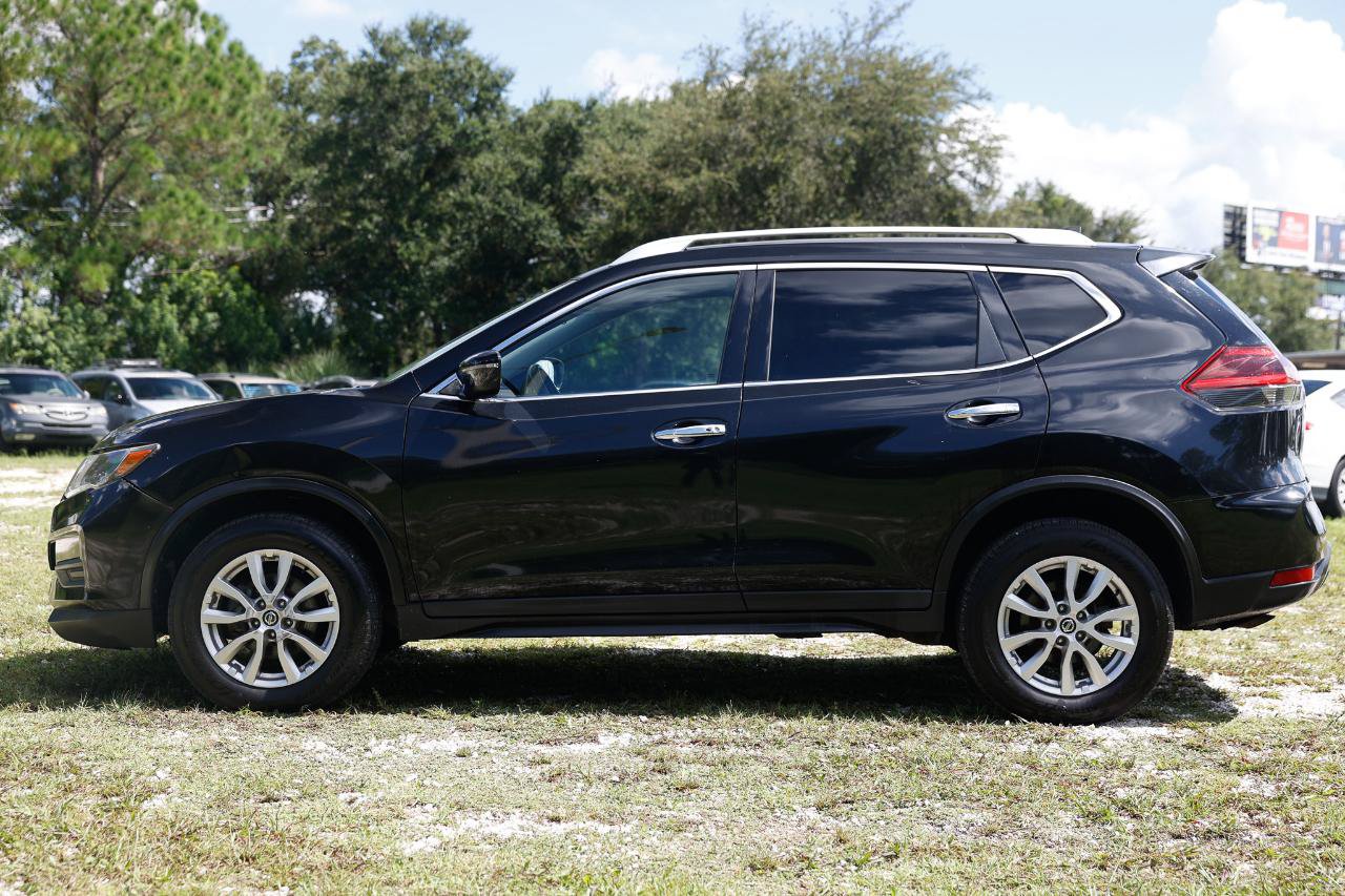 Used 2018 Nissan Rogue SV AWD/4WD image 3