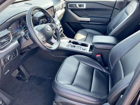 Used 2024 Ford Explorer XLT w/ Equipment Group 202A AWD/4WD image 10