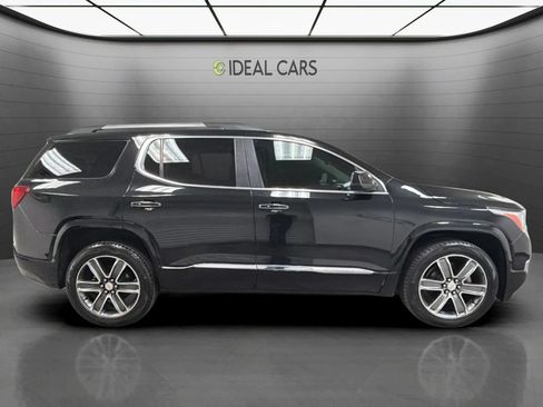Used 2017 GMC Acadia Denali w/ Technology Package FWD image 4