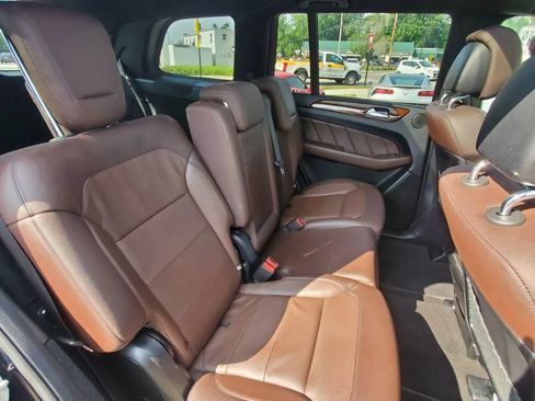 Used 2015 Mercedes-Benz GL 450 4MATIC image 44