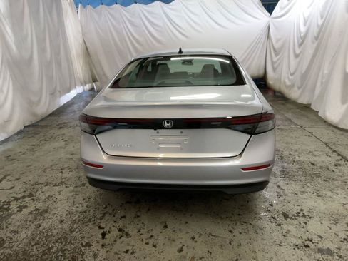 Used 2025 Honda Accord SE image 7