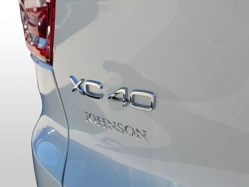 New 2026 Volvo XC40 B5 Plus w/ Protection Package Premier image 19