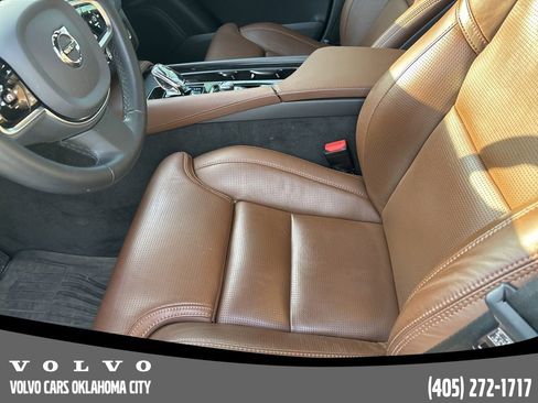 Used 2023 Volvo XC90 B6 Ultimate w/ Protection Package Premier image 9