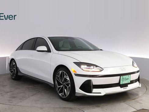 Used 2025 Hyundai Ioniq 6 SEL RWD image 13