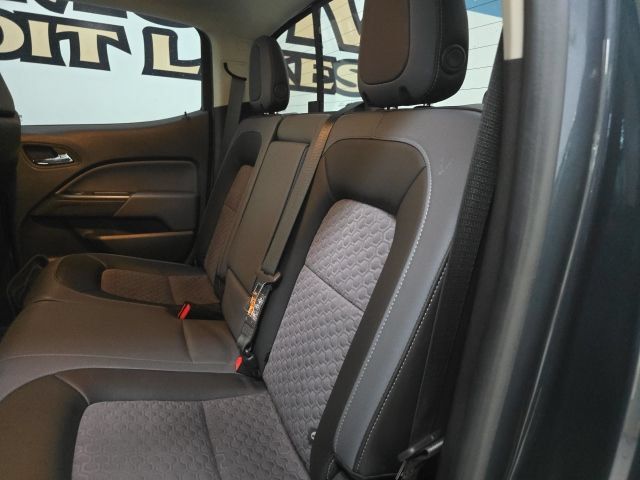 Used 2019 Chevrolet Colorado Z71 AWD/4WD image 10