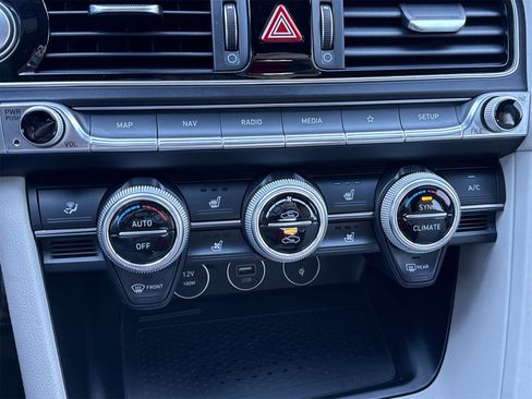 Used 2023 Genesis G70 2.0T w/ Sport Prestige Package image 27