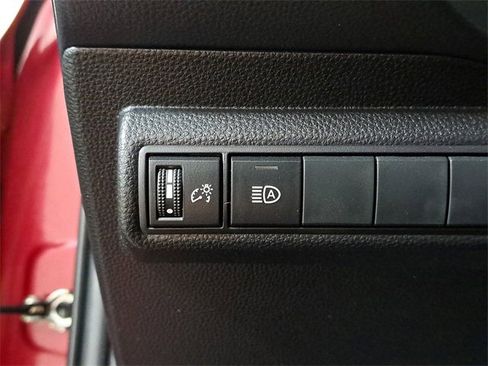 Used 2022 Toyota Corolla LE image 23