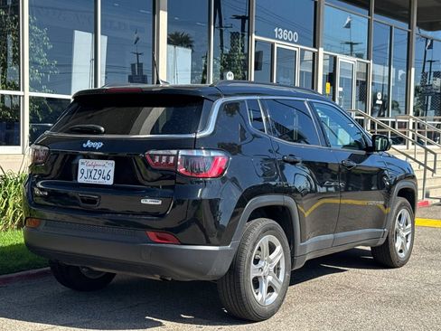 Used 2024 Jeep Compass Latitude AWD/4WD image 4