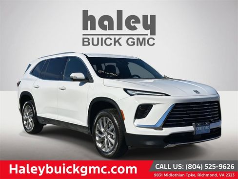 Used 2025 Buick Enclave Preferred image 1