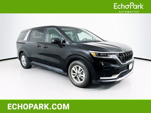 Used 2024 Kia Carnival LX image 1