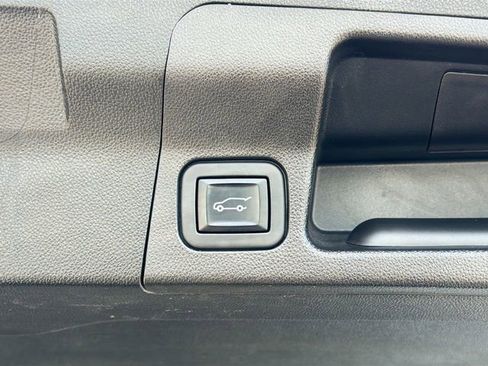 Used 2021 GMC Acadia SLT w/ Technology Package image 14