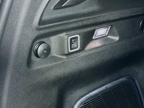 Used 2023 Jeep Grand Cherokee L Limited w/ Luxury Tech Group II image 31