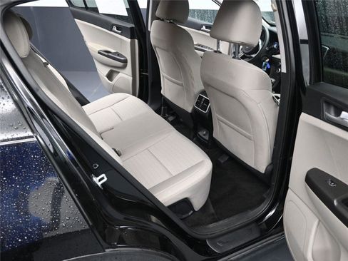 Used 2020 Kia Sportage LX w/ LX Popular Package image 8