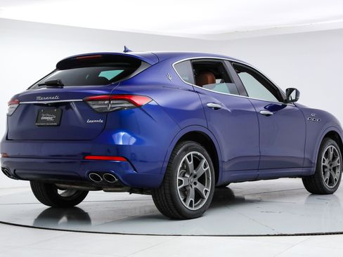Certified 2023 Maserati Levante GT AWD/4WD image 5