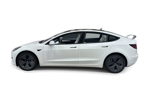 Certified 2023 Tesla Model 3 Standard Range RWD image 3