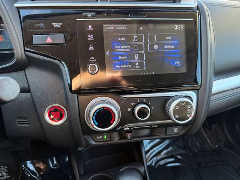 Used 2018 Honda Fit EX image 12