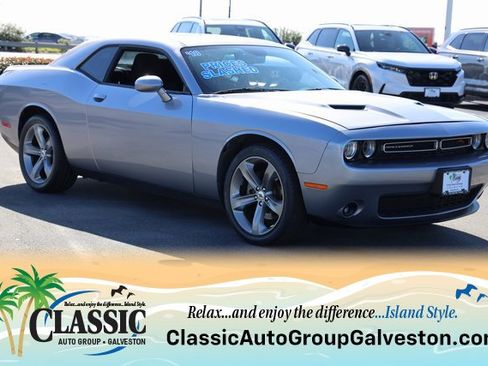 Used 2018 Dodge Challenger R/T image 1