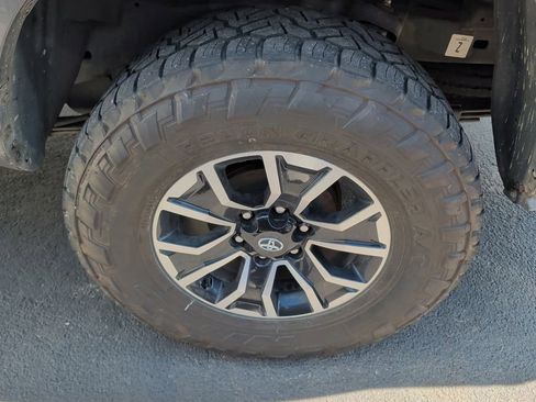 Used 2022 Toyota Tacoma SR5 RWD image 10