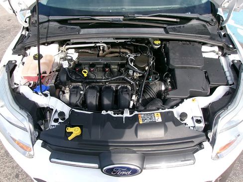 Used 2014 Ford Focus SE FWD image 9