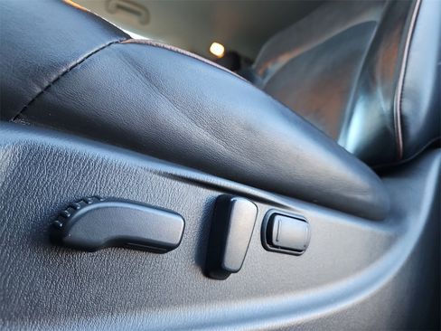 Used 2017 Nissan Armada SL image 35