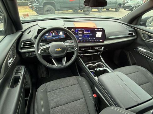 Used 2026 Chevrolet Traverse LT FWD image 23